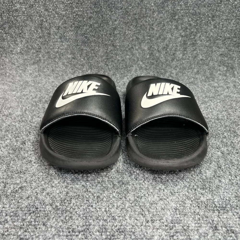 Nike Victori One Slides Men's 8 Black Athletic Recovery Beach Flip‎ Flop Sandals